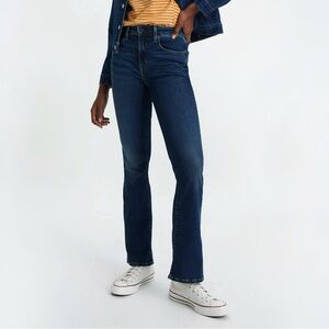 Levi's Signature Modern Bootcut Jeans